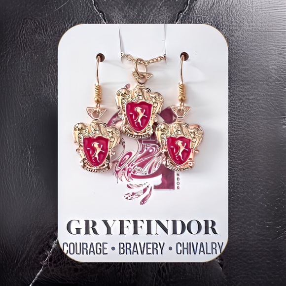 New Handmade Gold-Tone “Gryffindor” (Harry Potter) Necklace and Earrings Set - Picture 2 of 9